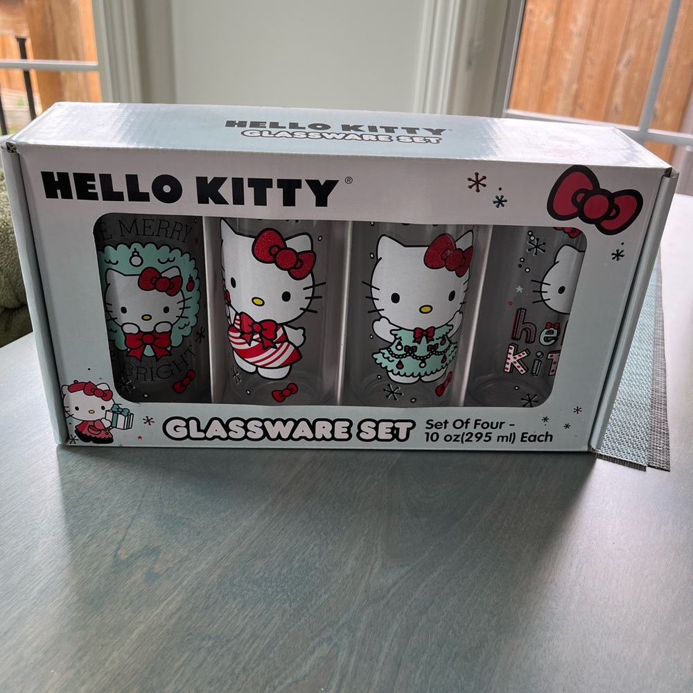 Hello Kitty Christmas Glassware Set 10oz
